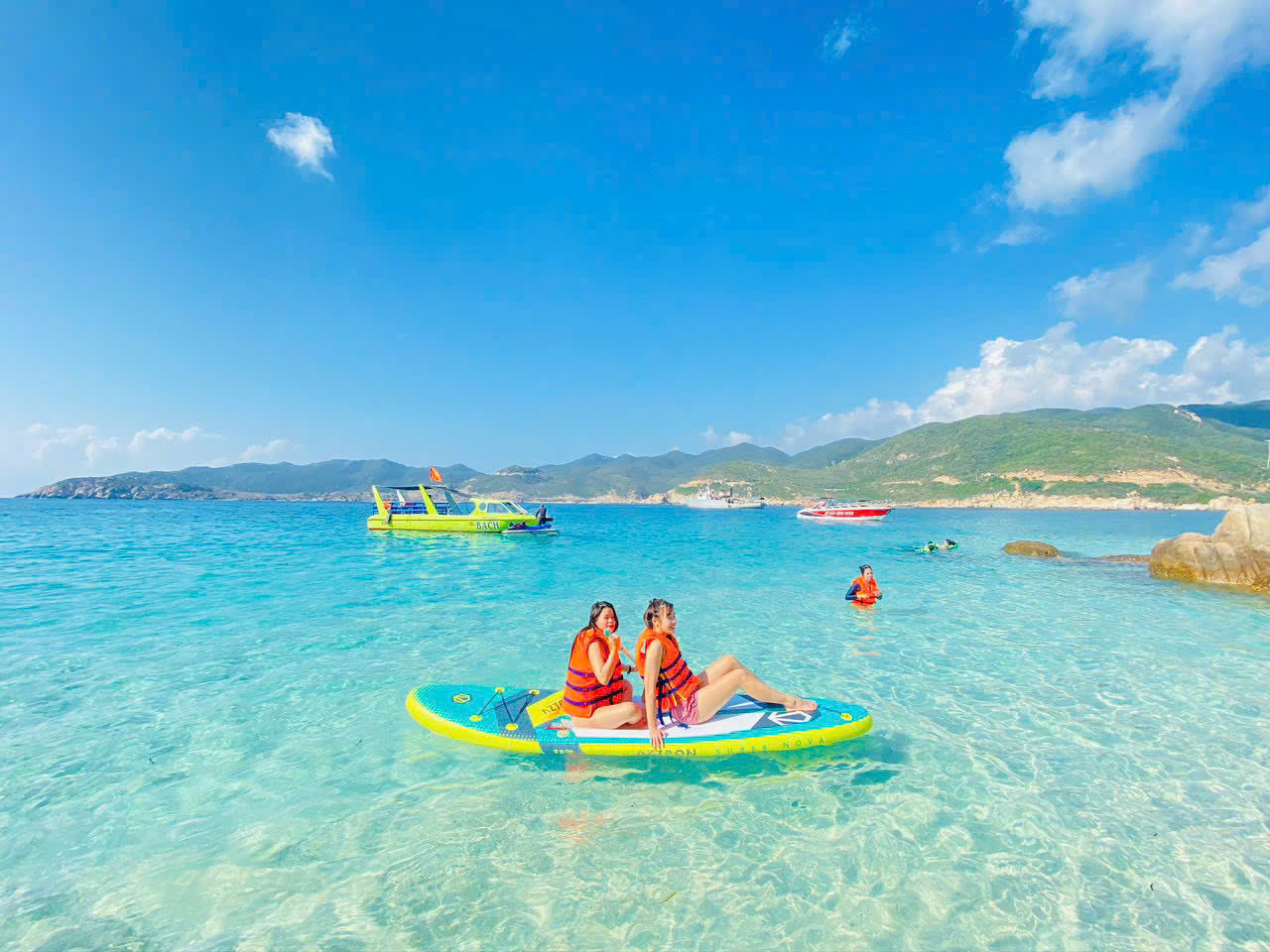 tour đảo bình hưng vườn nho đồng cừu